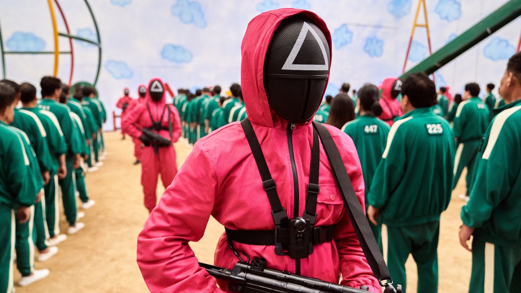 An Karneval sorgt ihr mit den „Squid Game“-Masken für reichlich aufsehen. 